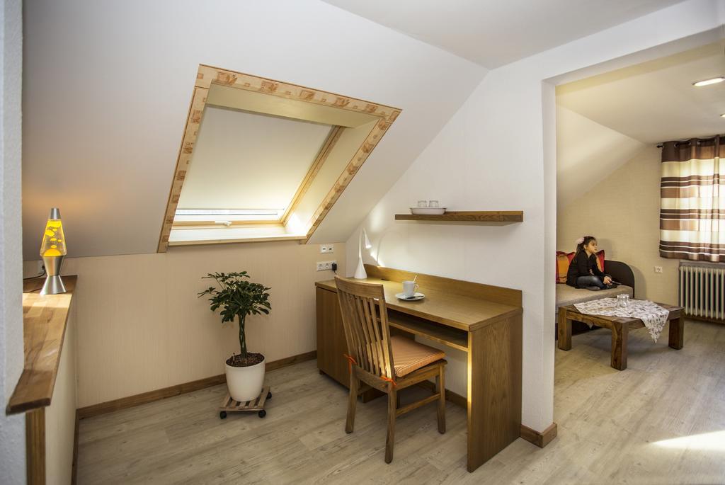 Boardinghouse Remchingen Baan Arun Διαμέρισμα Εξωτερικό φωτογραφία
